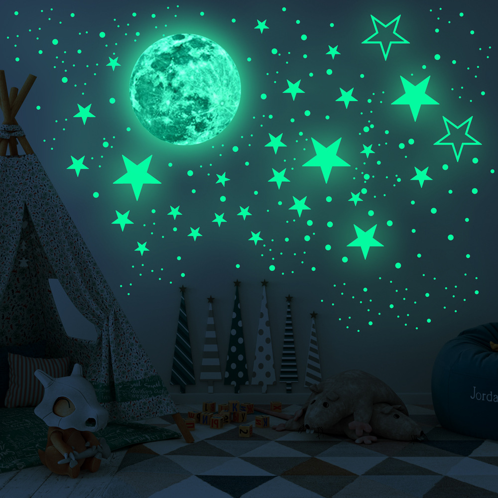 Świecące naklejki ścienne z gw – Glow In Dark Stars recenzja i cena